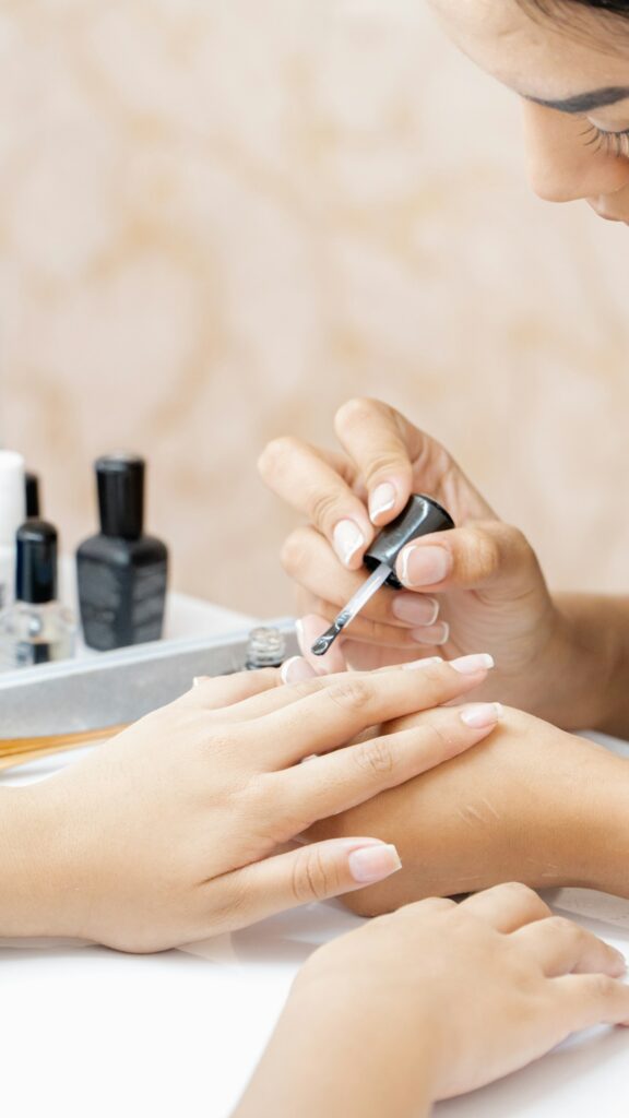 Нанасяне на гел лак в студио VidNails